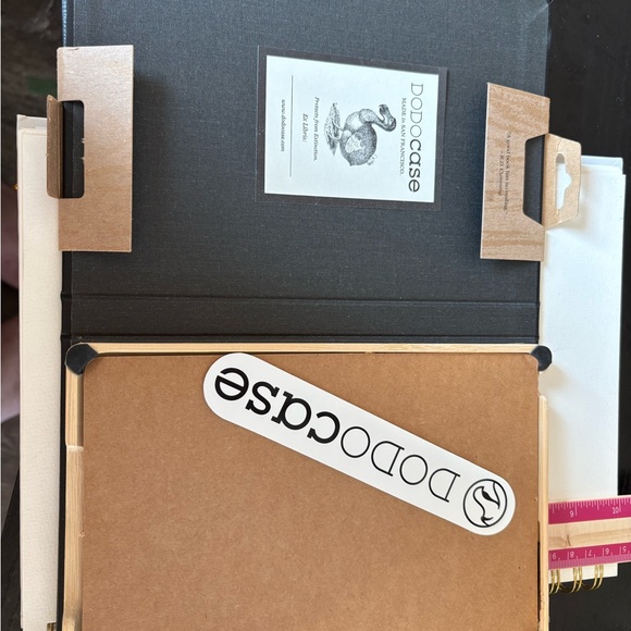 NWT DoDo Black & Wooden Book Style iPad Mini Case with Sticker - Picture 9 of 10